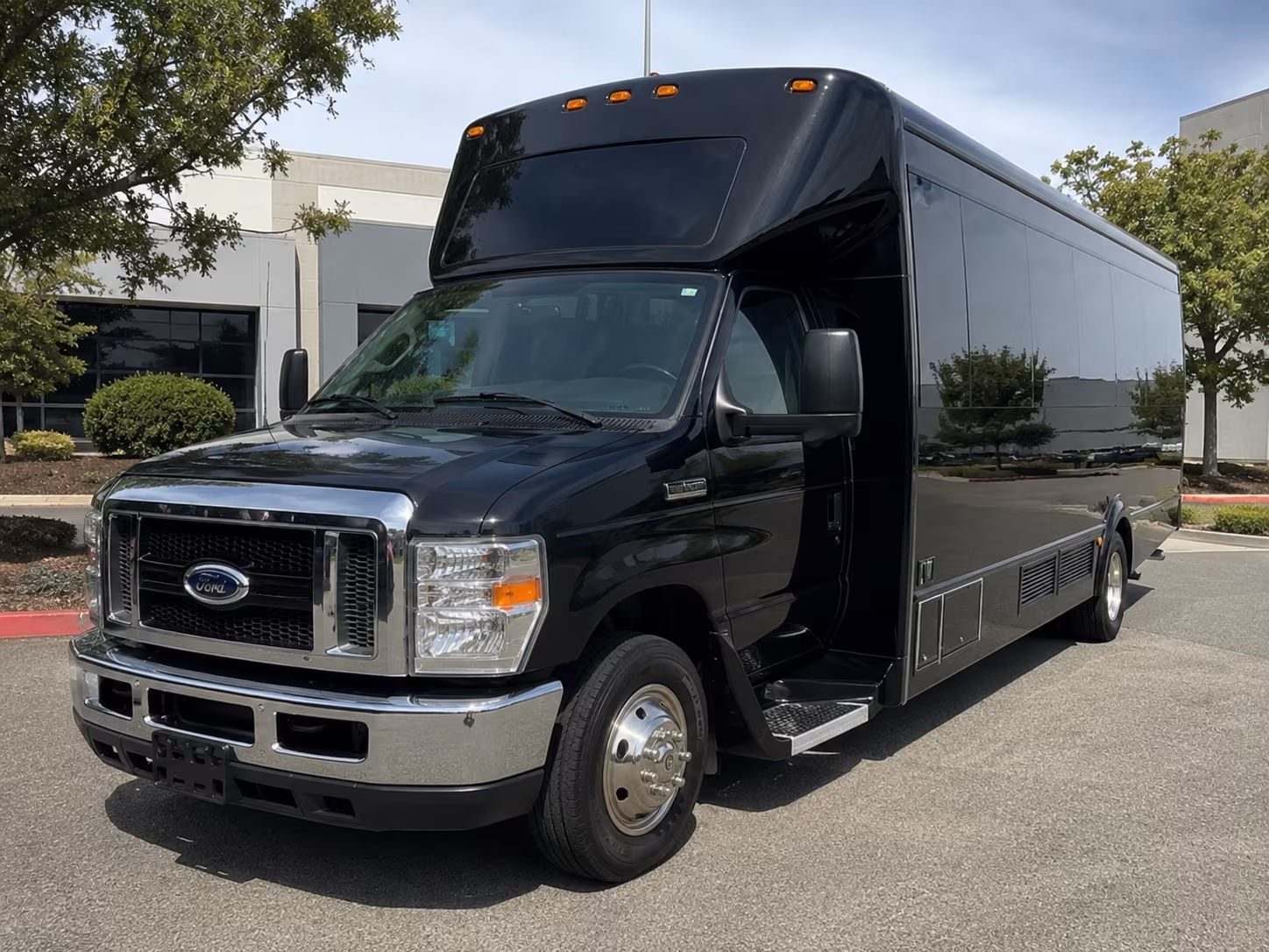 chattanooga night out party bus rental