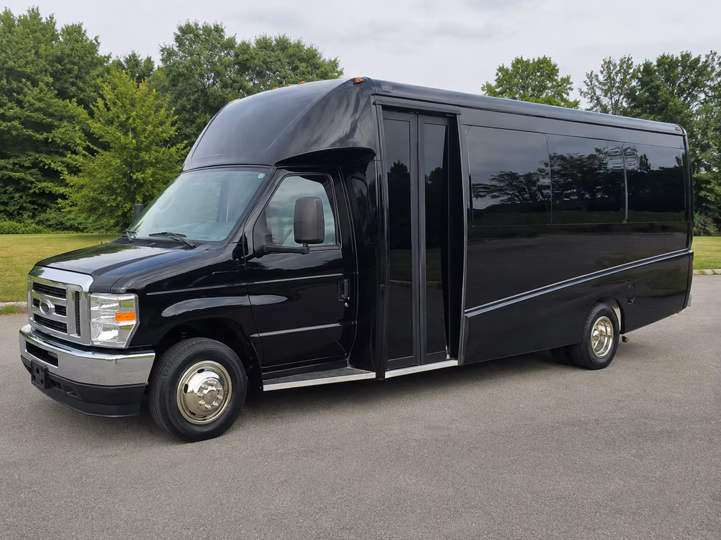 murfreesboro college sports team and fan group charter bus rentals in murfreesboro